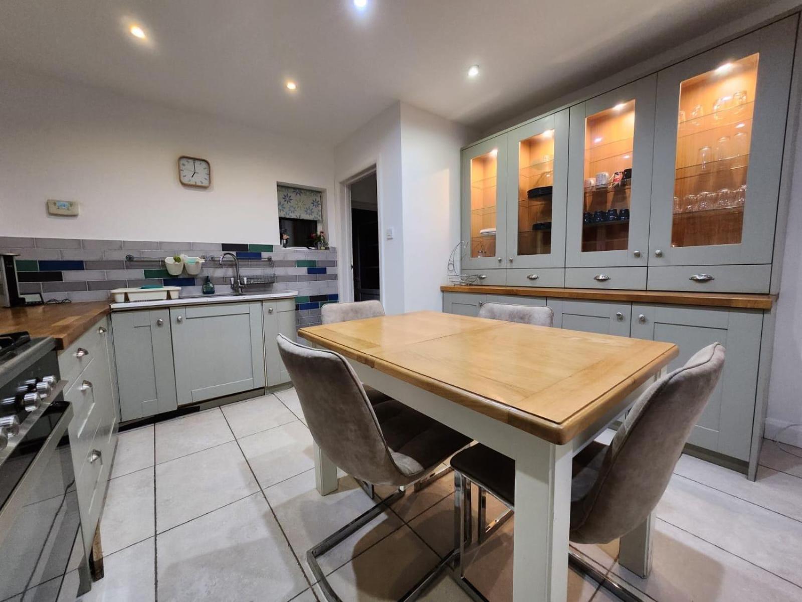 D Elmdon Homestay Shared 4 Bedrooms Μπέρμιγχαμ Εξωτερικό φωτογραφία