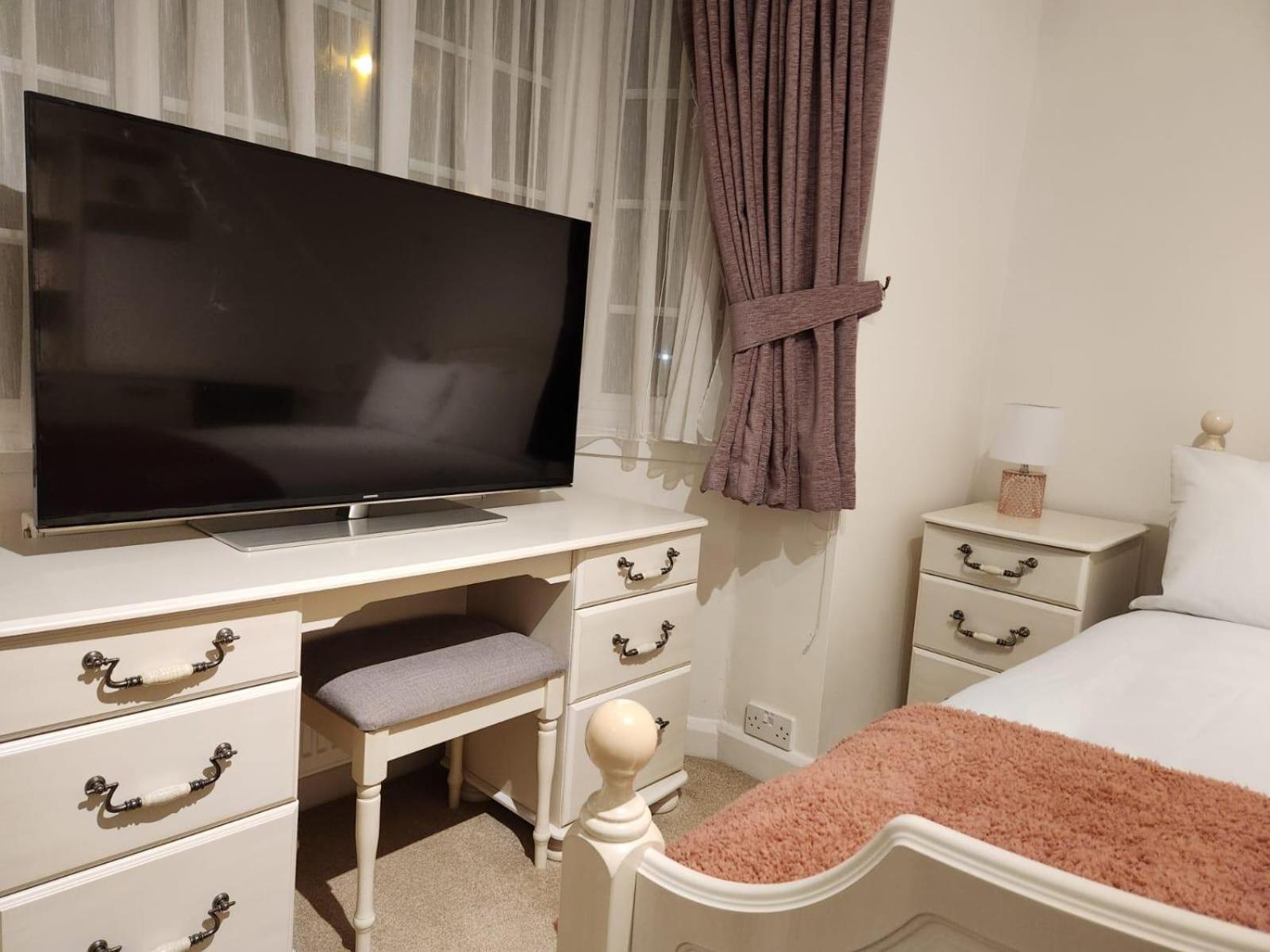 D Elmdon Homestay Shared 4 Bedrooms Μπέρμιγχαμ Εξωτερικό φωτογραφία
