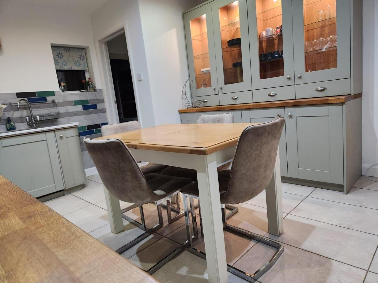 D Elmdon Homestay Shared 4 Bedrooms Μπέρμιγχαμ Εξωτερικό φωτογραφία