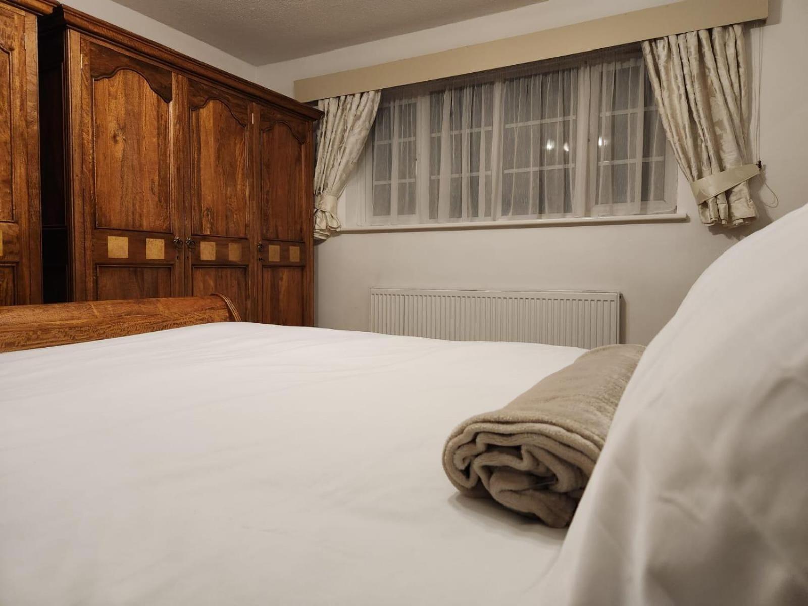 D Elmdon Homestay Shared 4 Bedrooms Μπέρμιγχαμ Εξωτερικό φωτογραφία
