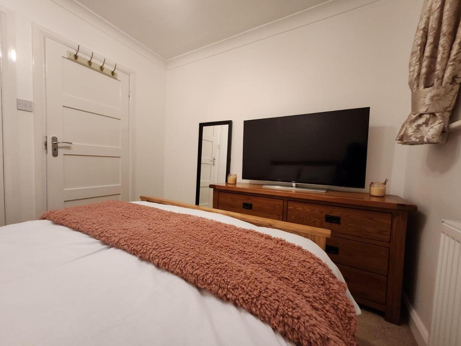 D Elmdon Homestay Shared 4 Bedrooms Μπέρμιγχαμ Εξωτερικό φωτογραφία