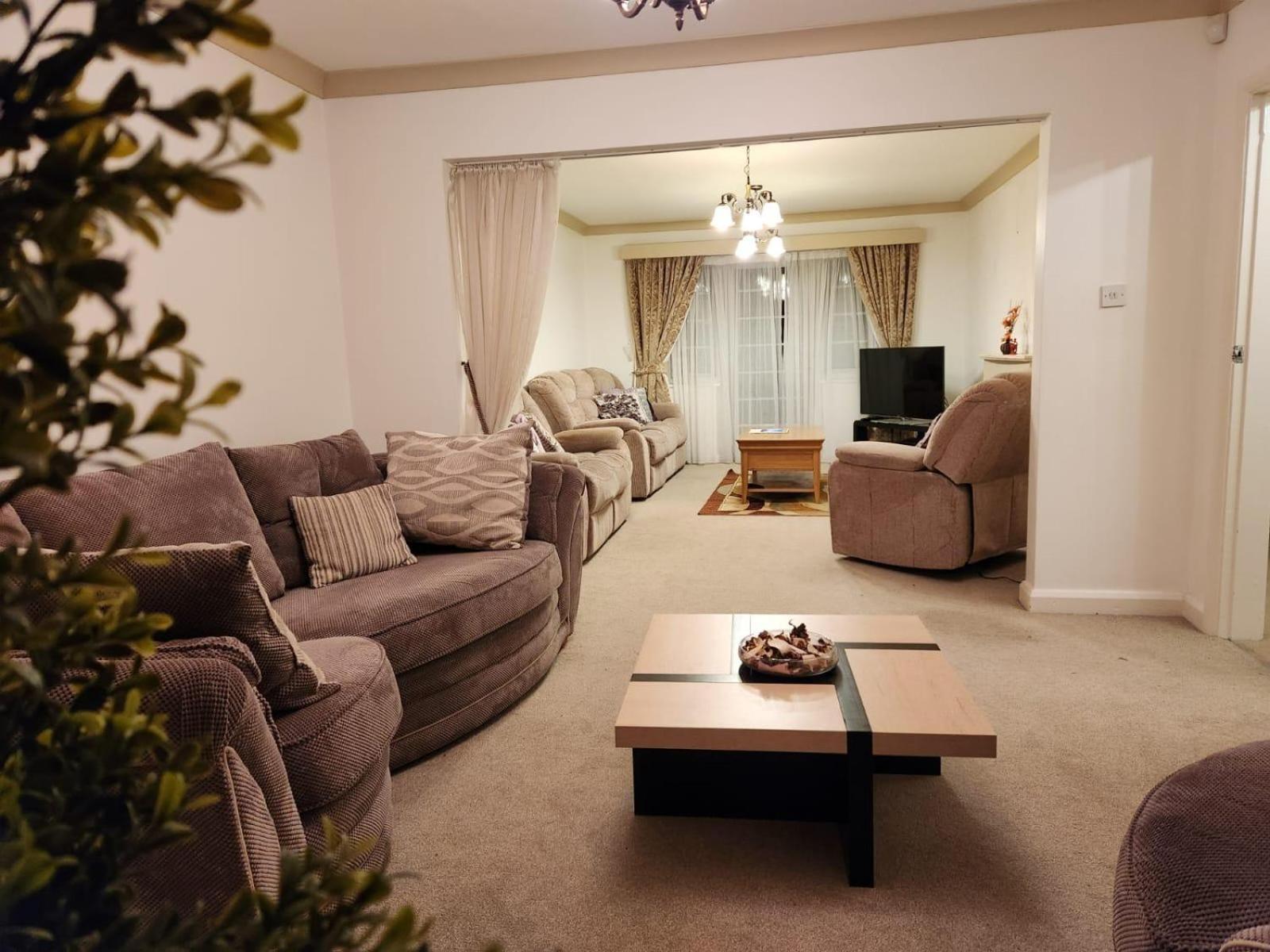 D Elmdon Homestay Shared 4 Bedrooms Μπέρμιγχαμ Εξωτερικό φωτογραφία